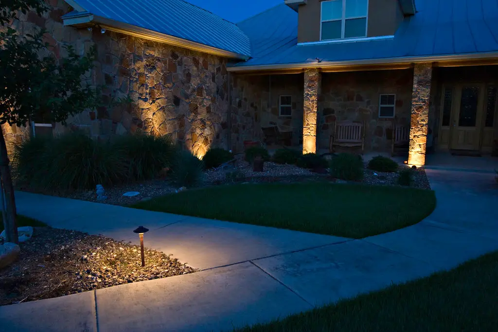 Lighting for your Yard : Bring Your Outdoor Space to Life at Night!
