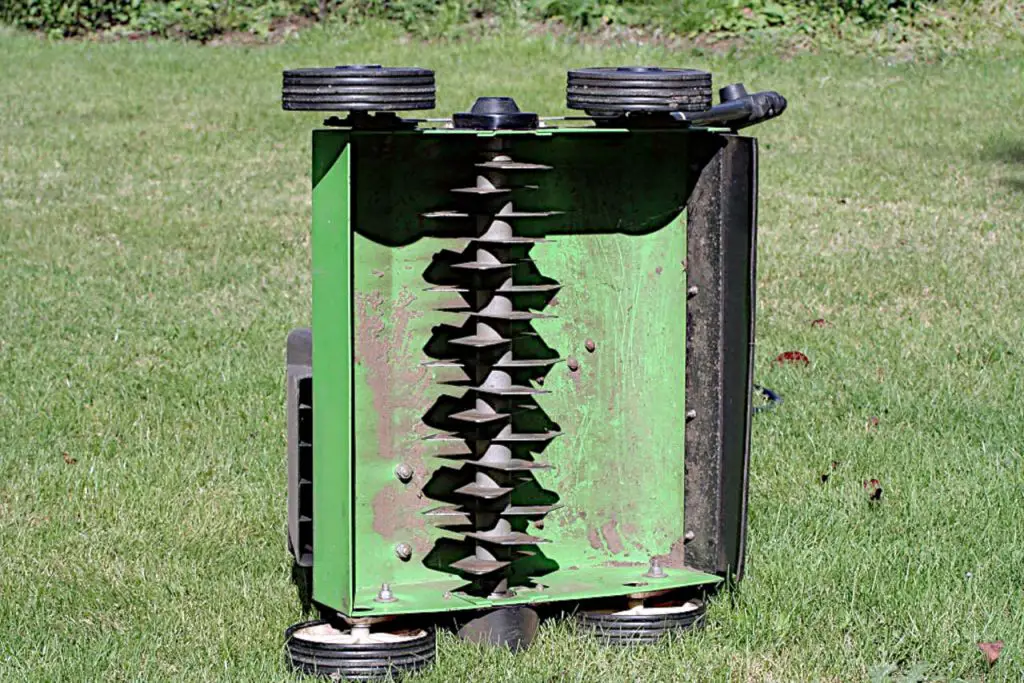 Mechanical Lawn Scarifiers