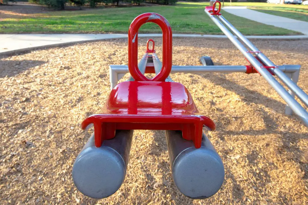 seesaw vs teeter totter