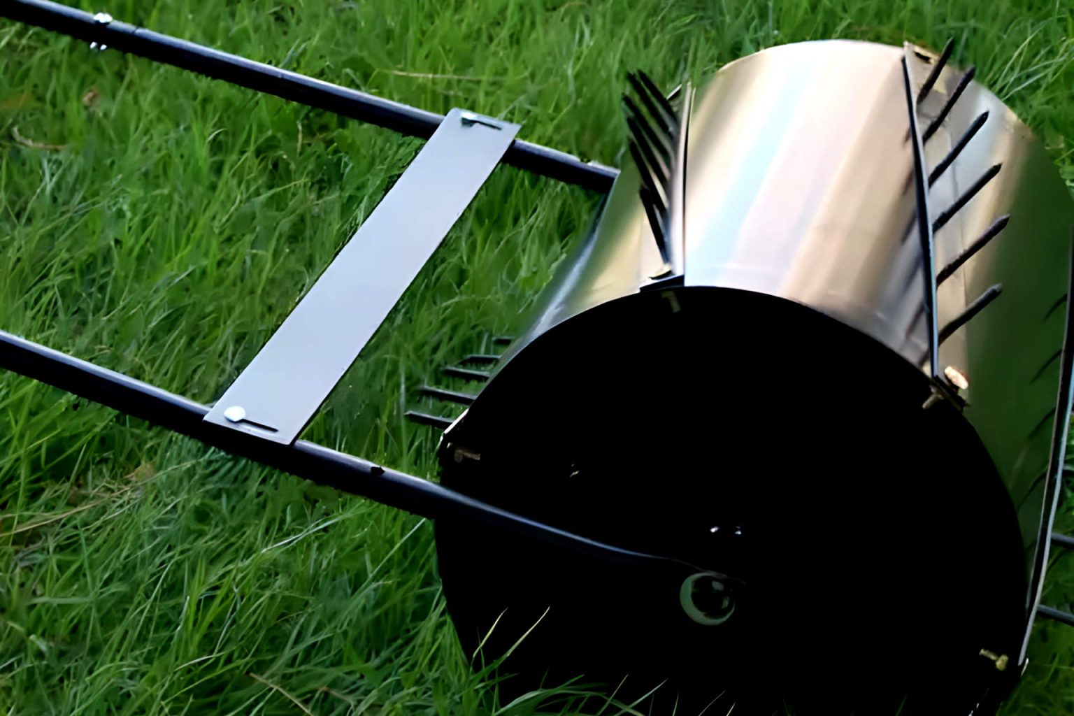 Spike vs Plug Aerator What Are the Differences and Which Is Best for