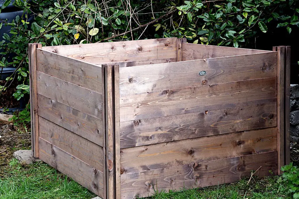 cold weather and the decomposition process- insulate hot compost bin