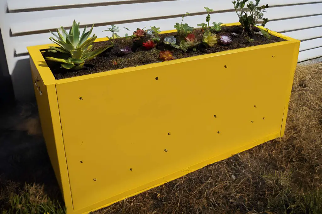 Old Filing Cabinet into a Raised Garden Bed