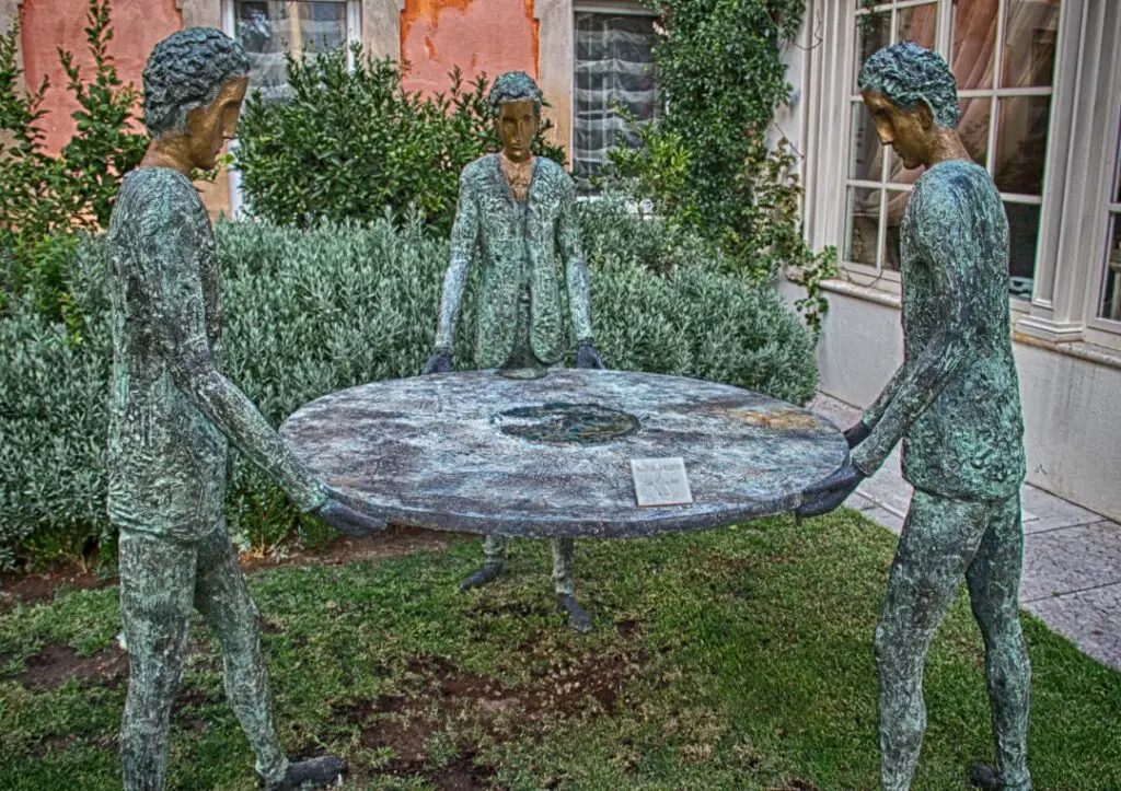 contemporary sculpture