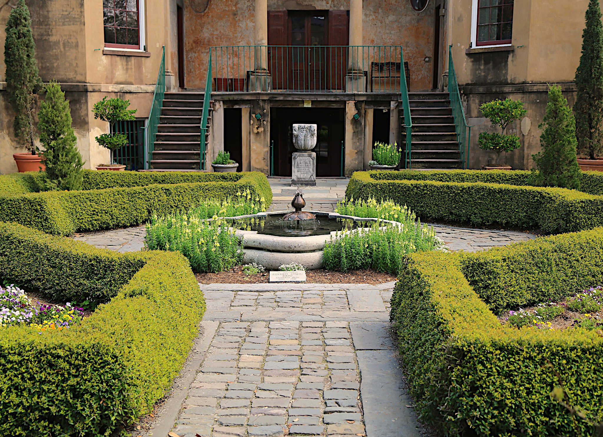 From Versailles to Your Backyard: Creating Stunning Parterre Gardens in Any Space