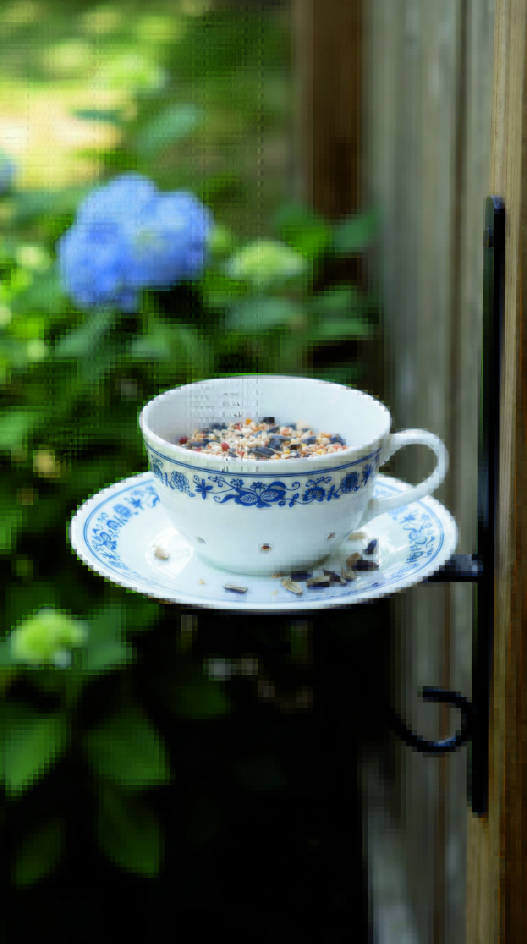 Garden Crafts: Teacup bird feeder